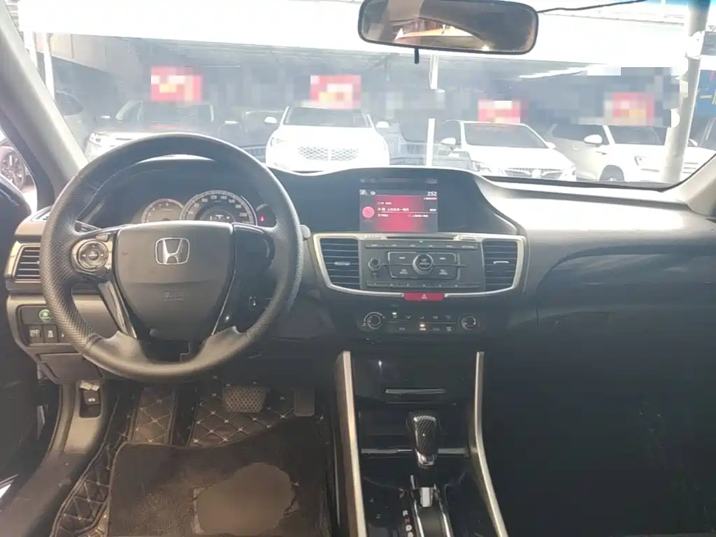 Honda Accord — миниатюра 10