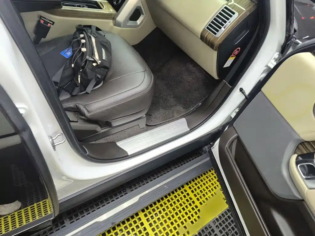Land Rover Range Rover — миниатюра 20
