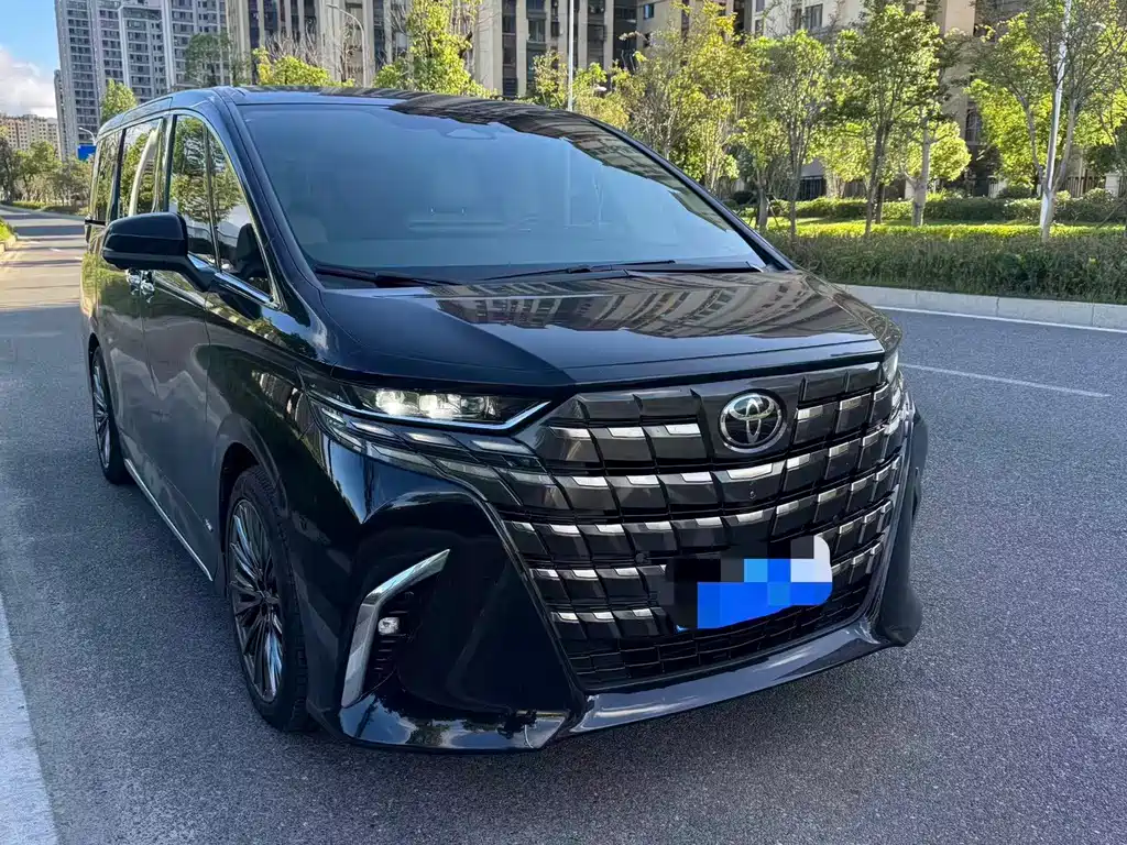 Toyota Alphard — миниатюра 3