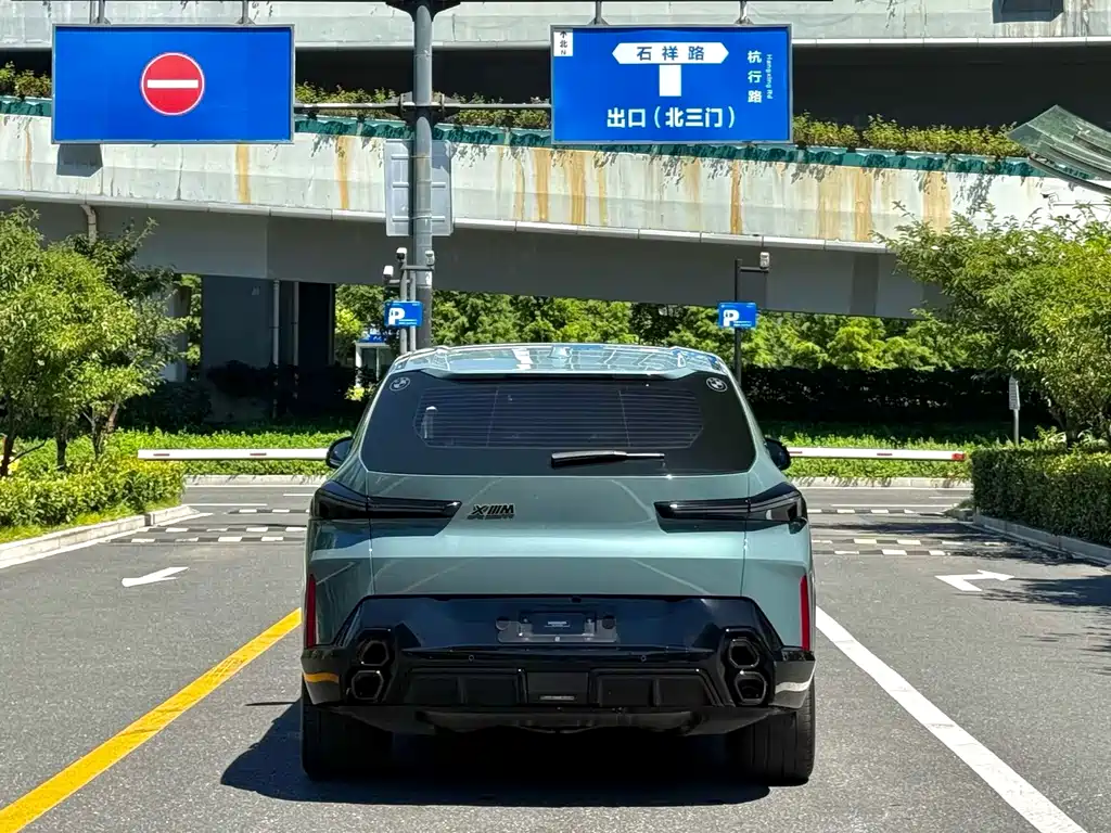 BMW XM — миниатюра 8