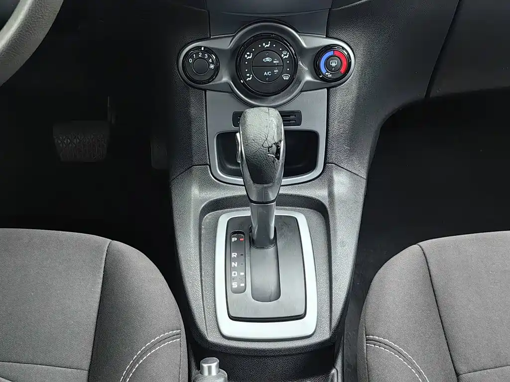 Ford Fiesta — миниатюра 13