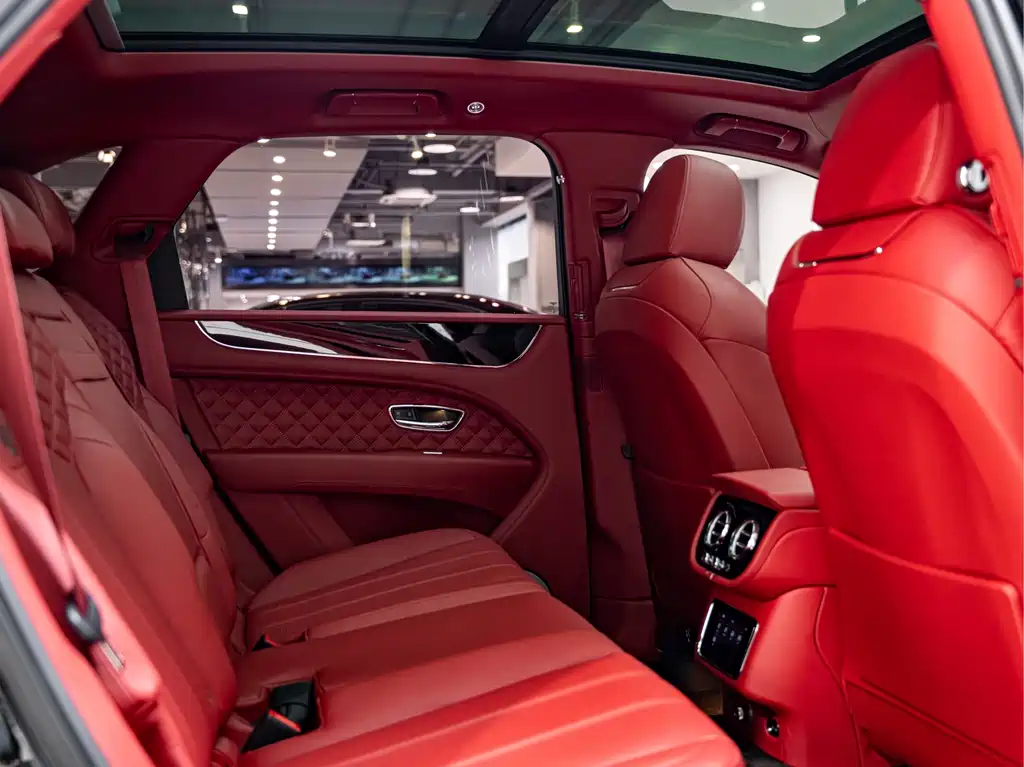 Bentley Bentayga — миниатюра 14
