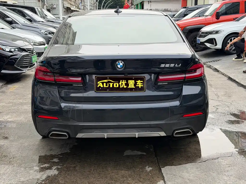 BMW 5 Series — миниатюра 3