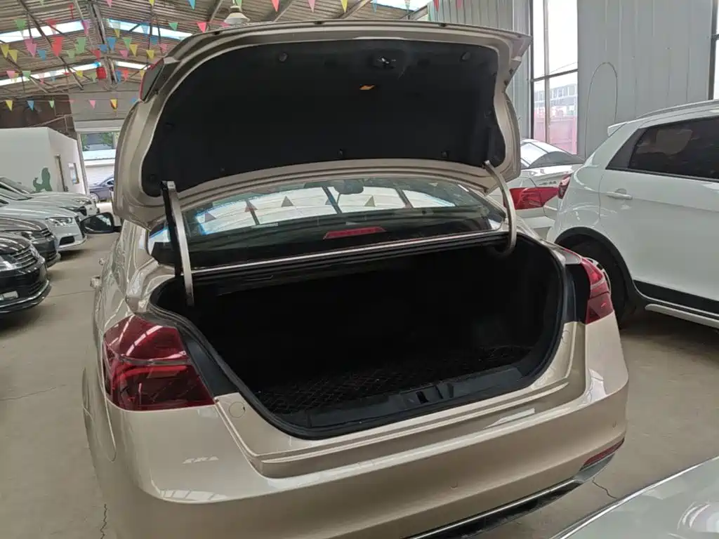 Geely Emgrand — миниатюра 19
