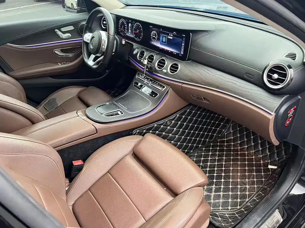 Mercedes-Benz E-Class — миниатюра 7