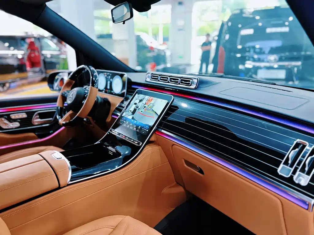 Mercedes-Benz Vito 2024 2.0T Elite 7 мест