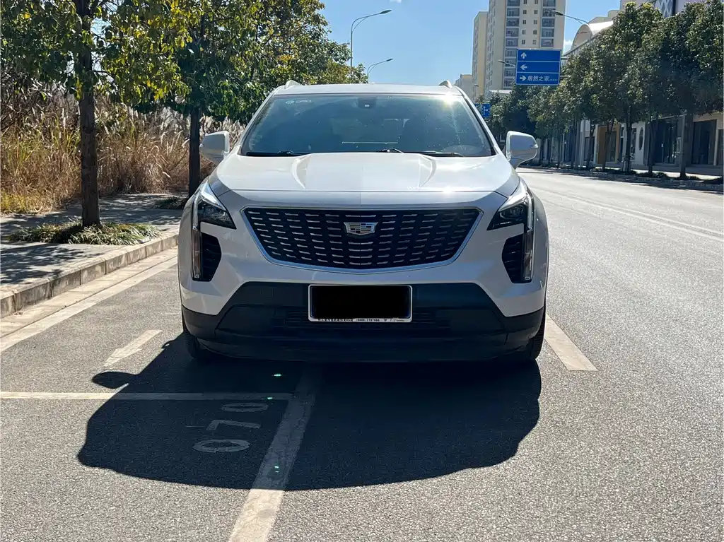CADILLAC XT4