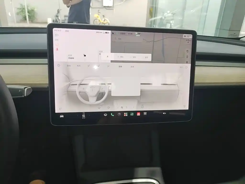 Tesla Model 3 — миниатюра 13