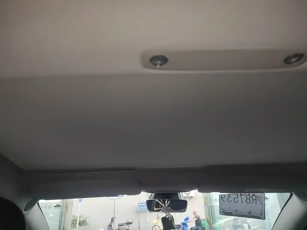 Tesla Model 3 — миниатюра 18