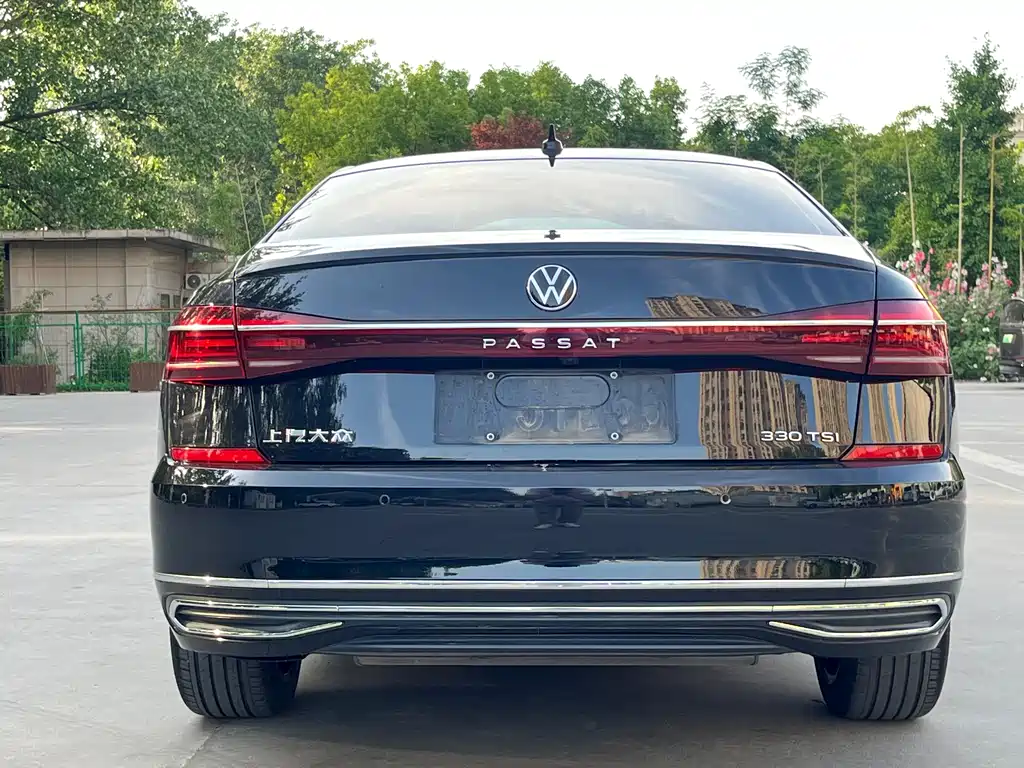 Volkswagen Passat 2023 330TSI Luxury
