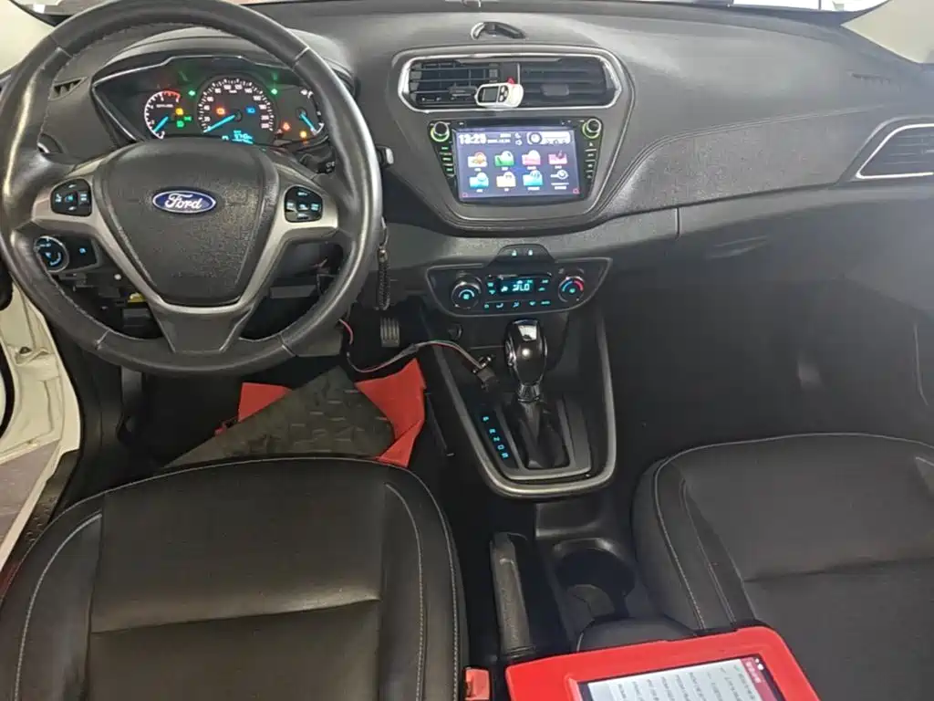 Ford Escort — миниатюра 10