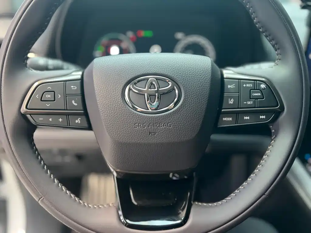 Toyota Sienna — миниатюра 17