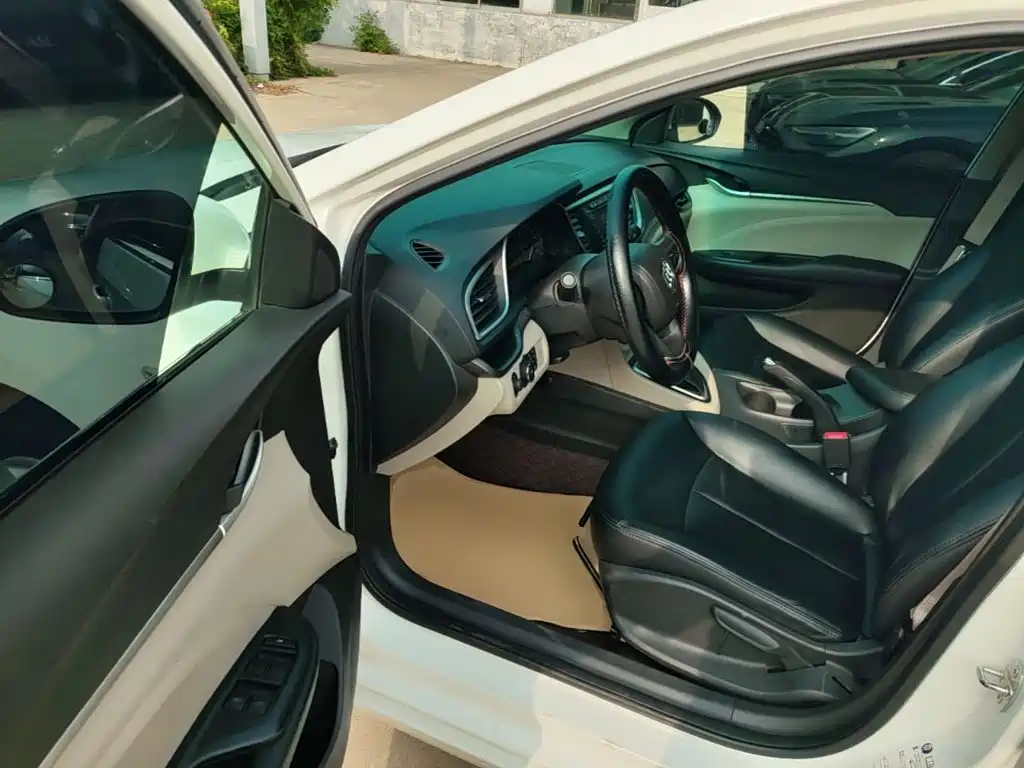 Buick Excelle — миниатюра 16