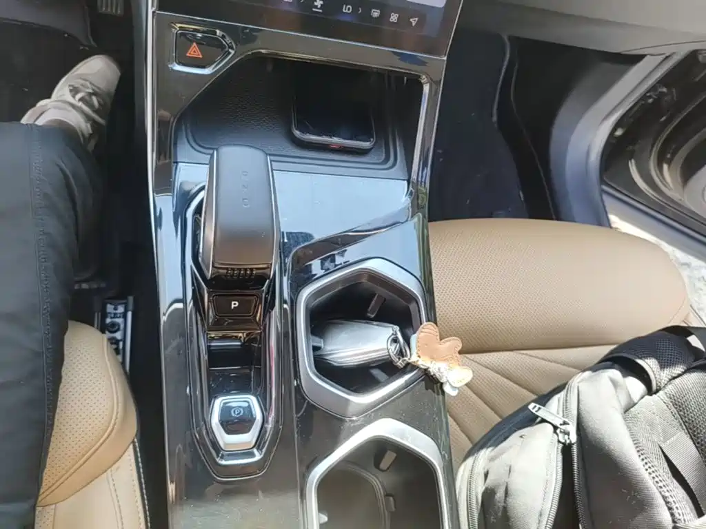 Geely Boyue L — миниатюра 14