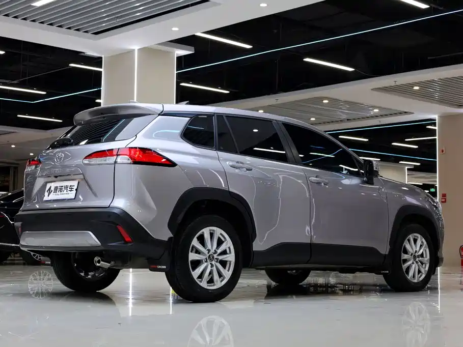 Toyota Corolla Cross — миниатюра 14