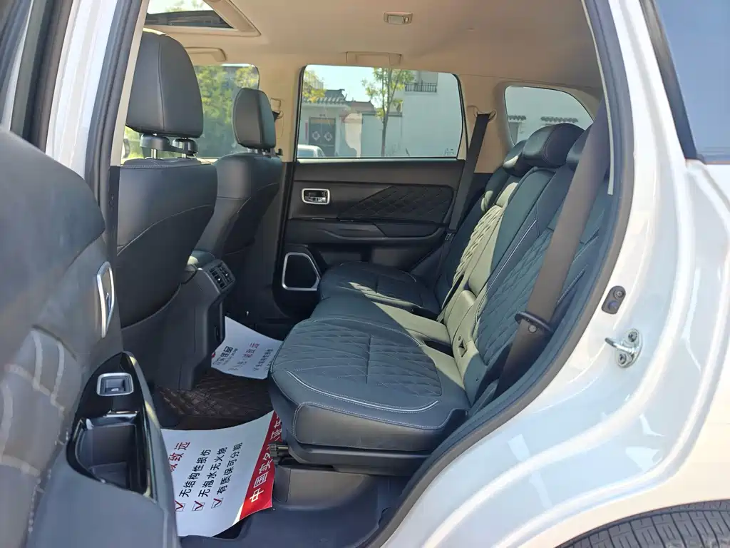 Mitsubishi Outlander — миниатюра 6
