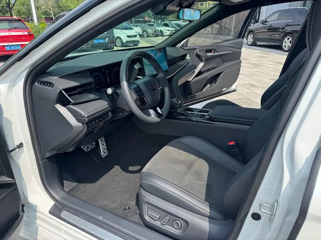 Toyota Camry — миниатюра 9