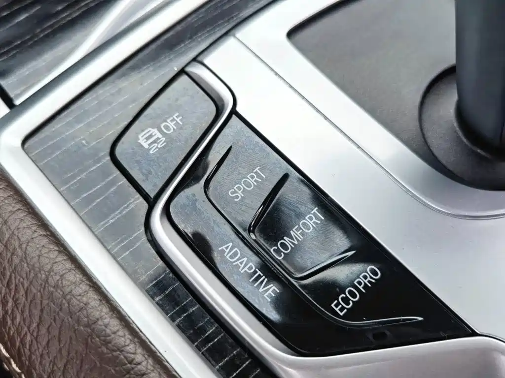 BMW 7 Series — миниатюра 22