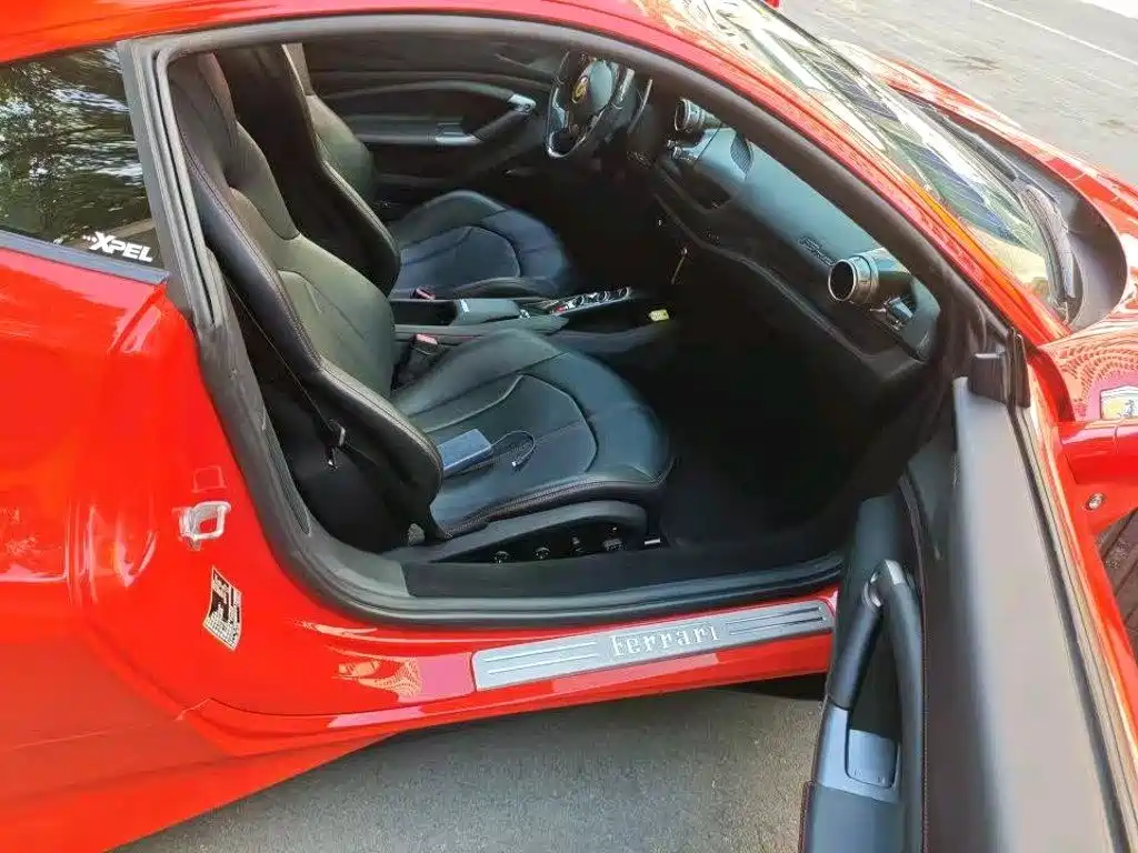 Ferrari F8 — миниатюра 8