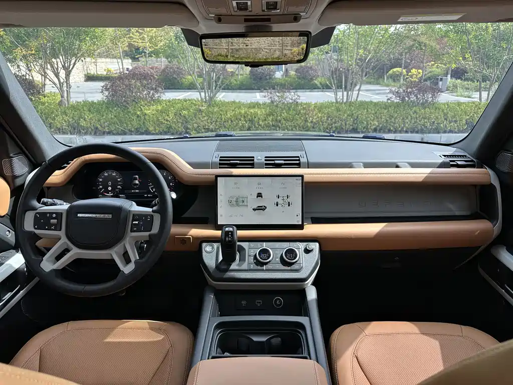 Land Rover Defender — миниатюра 6