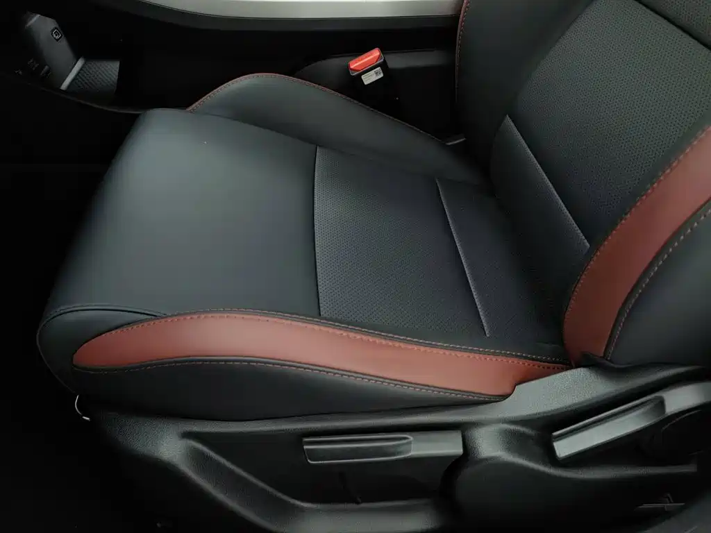Geely Binyue — миниатюра 20