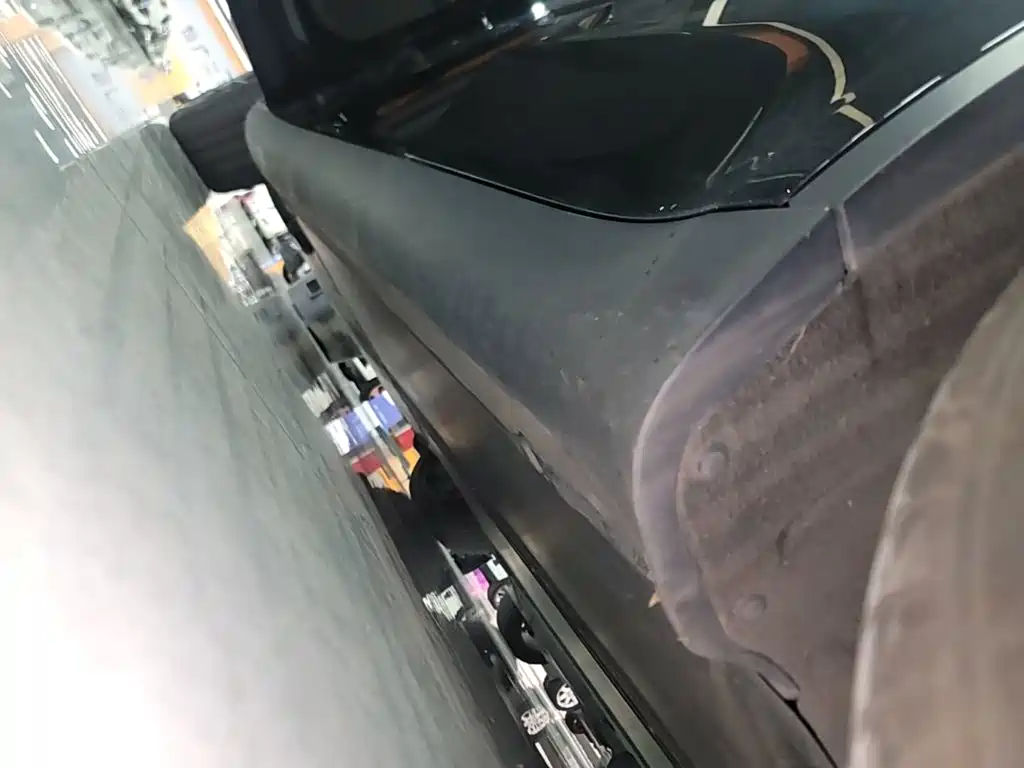 Tesla Model Y — миниатюра 22
