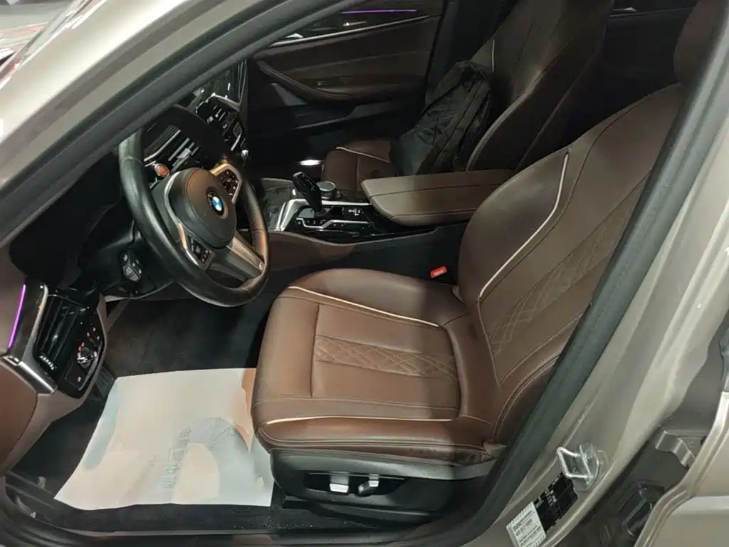 BMW 5 Series — миниатюра 15