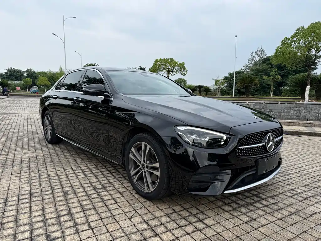 Mercedes-Benz E-Class — миниатюра 3