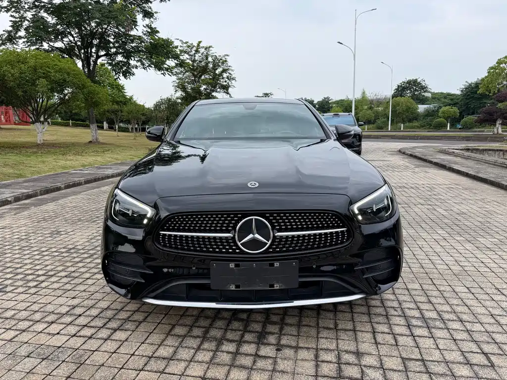 Mercedes-Benz E-Class — миниатюра 2