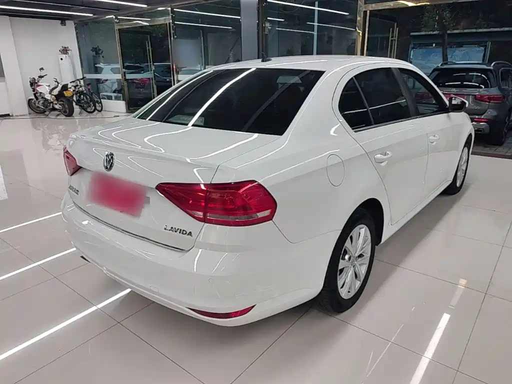 Volkswagen Lavida — миниатюра 7