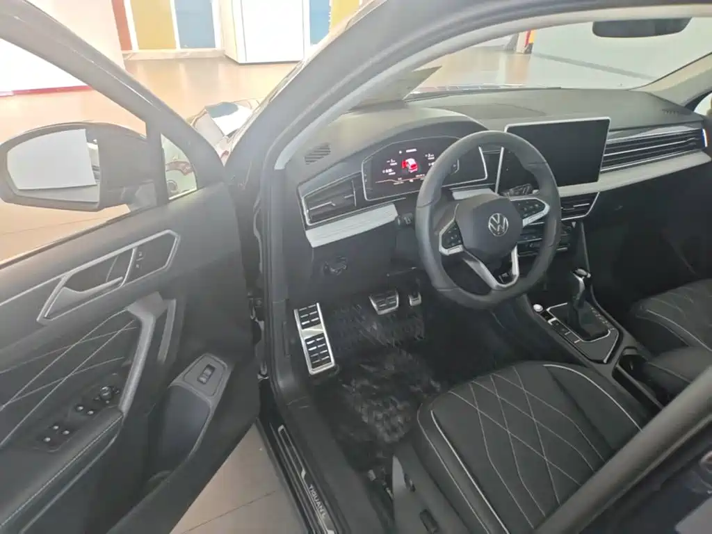 Volkswagen Tiguan L — миниатюра 16