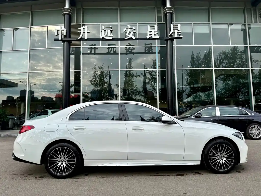 Mercedes-Benz C-Class — миниатюра 4
