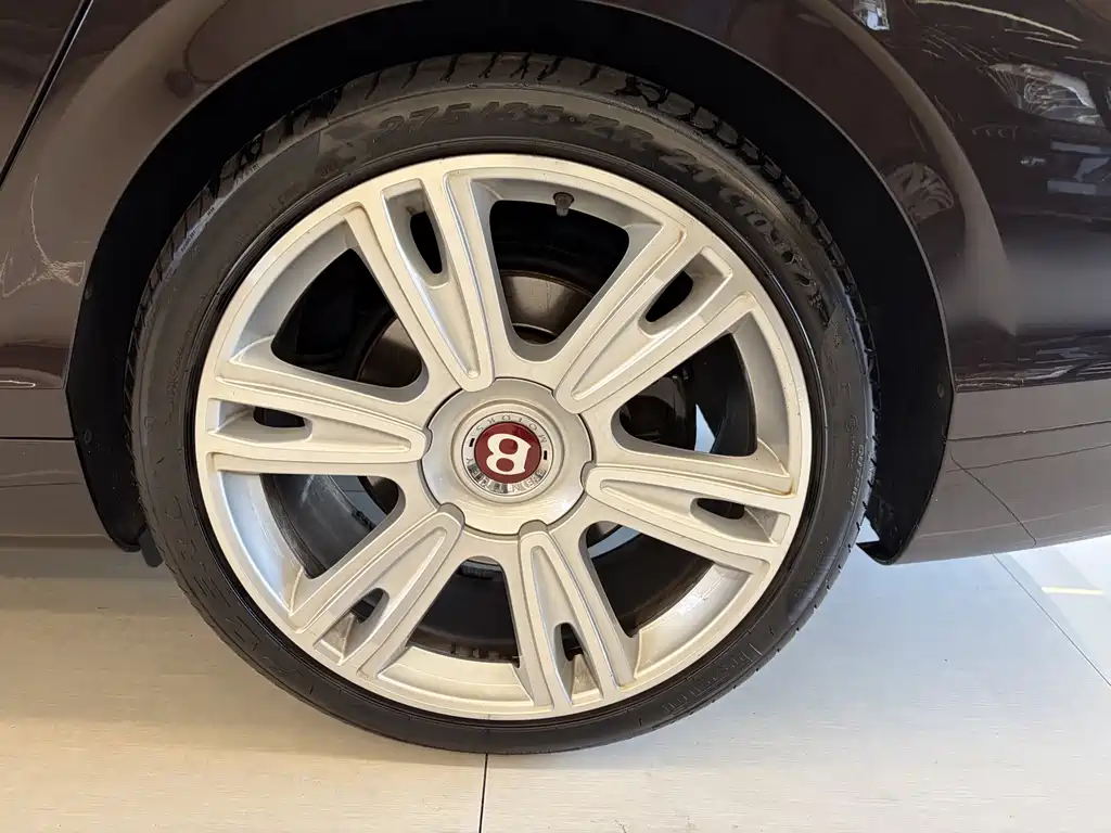 Bentley Flying Spur — миниатюра 21