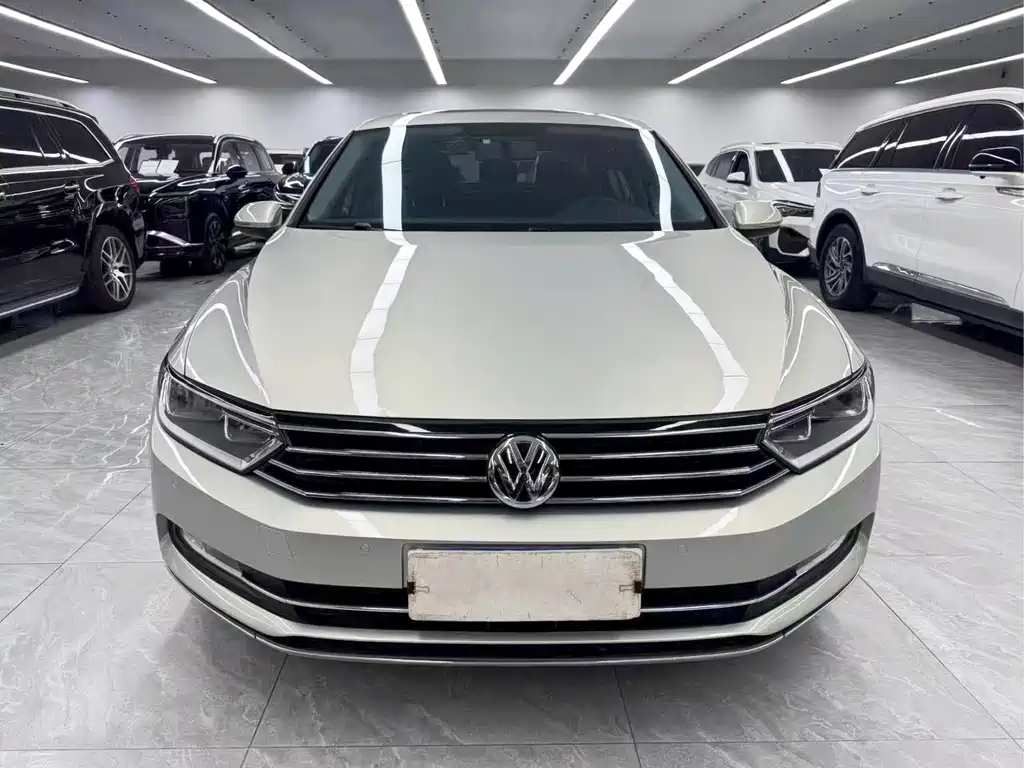 Volkswagen Magotan 2017 330TSI DSG Lead