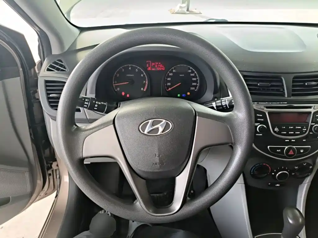 Hyundai Verna — миниатюра 11