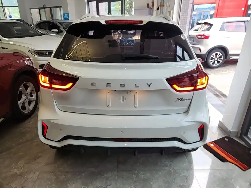 Geely Vision X3 — миниатюра 6