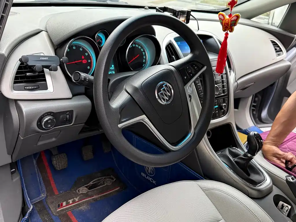 Buick Excelle 2014 XT 1.6L MT
