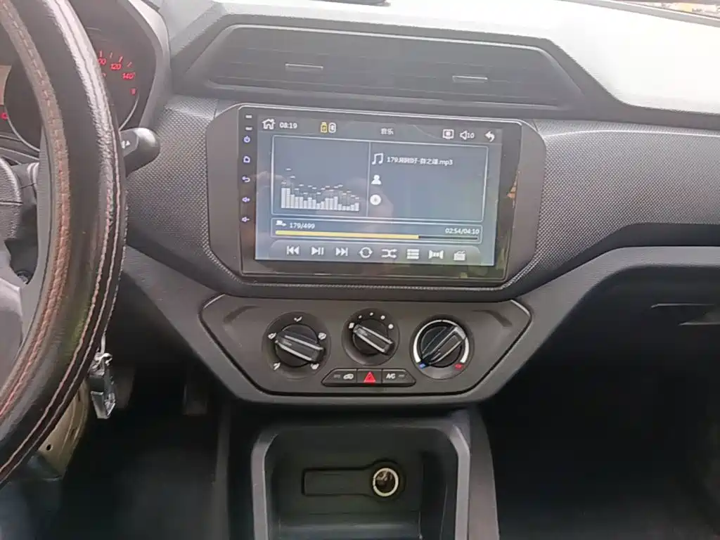 Wuling Hongguang — миниатюра 13