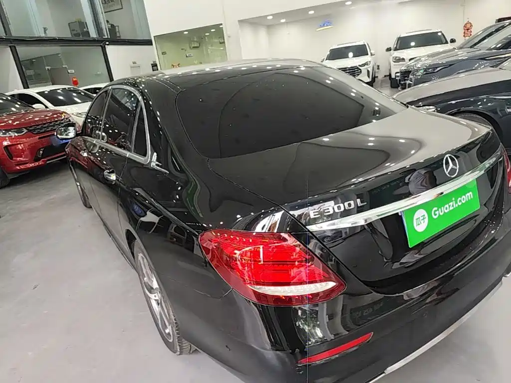Mercedes-Benz E-Class — миниатюра 5