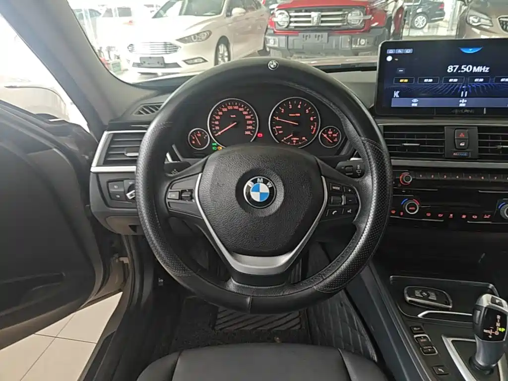 BMW 3 Series — миниатюра 11