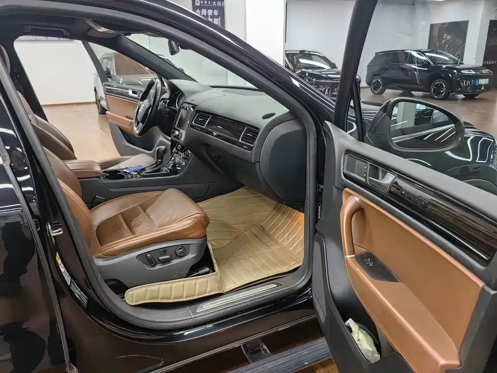 Volkswagen Touareg — миниатюра 13