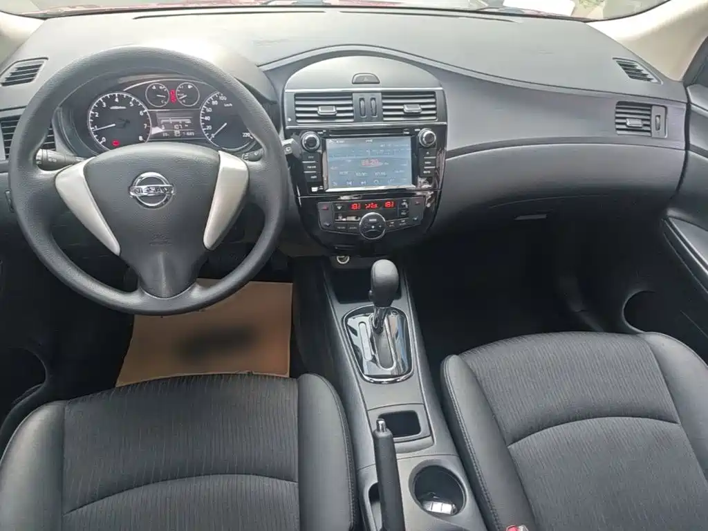 Nissan Tiida — миниатюра 10