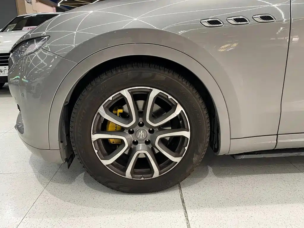 Maserati Levante — миниатюра 14