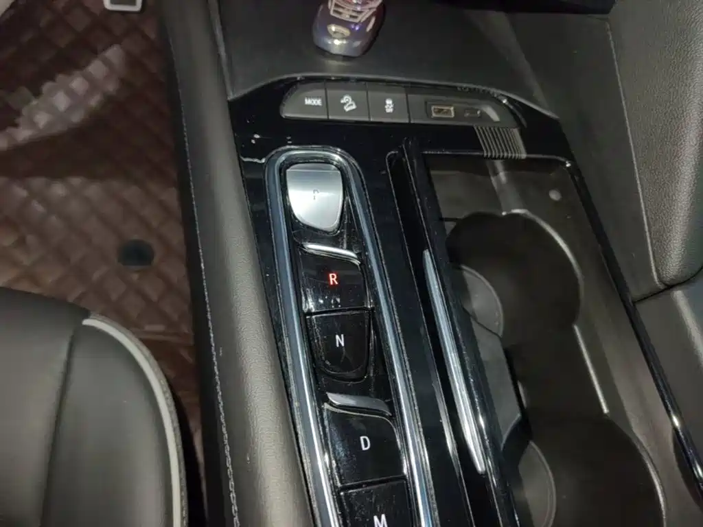 Buick Enclave — миниатюра 14