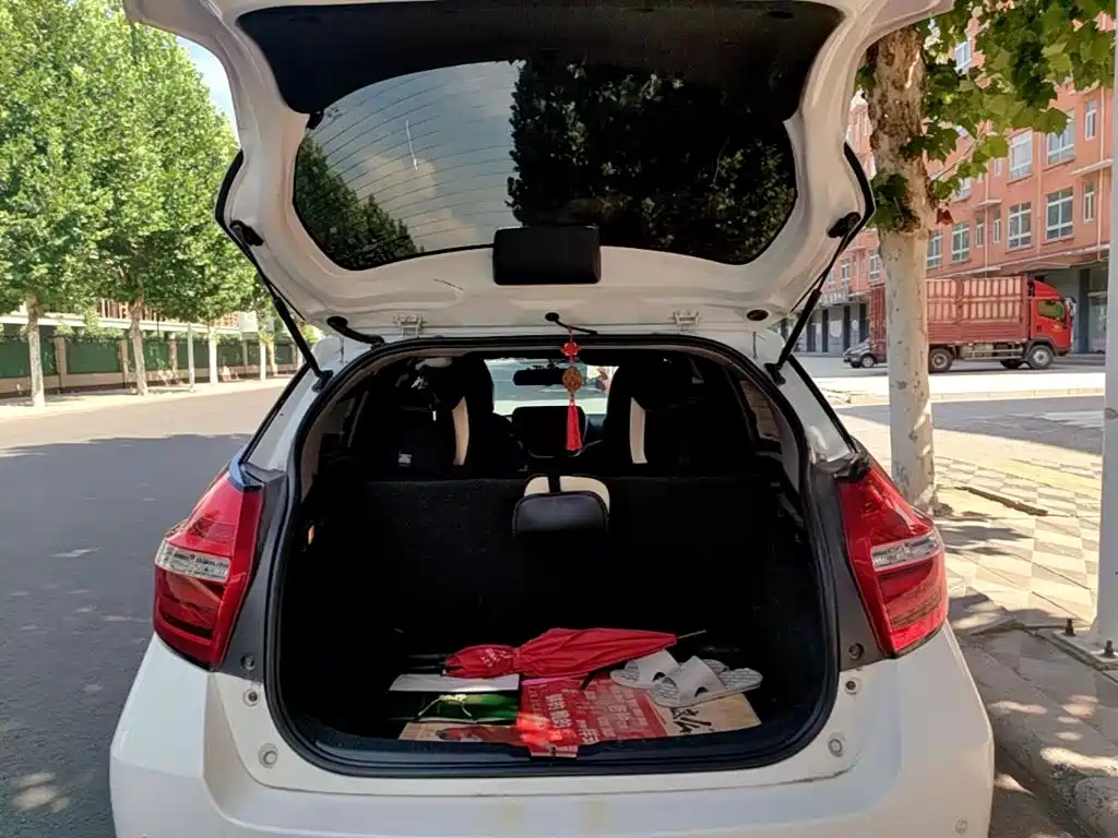 Toyota Yaris L — миниатюра 19
