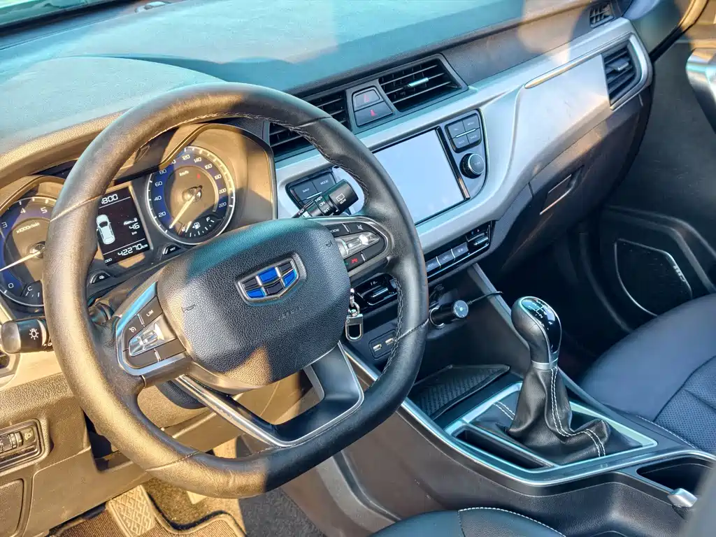 Geely Vision X3 — миниатюра 13