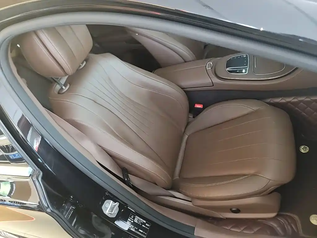 Mercedes-Benz E-Class — миниатюра 25