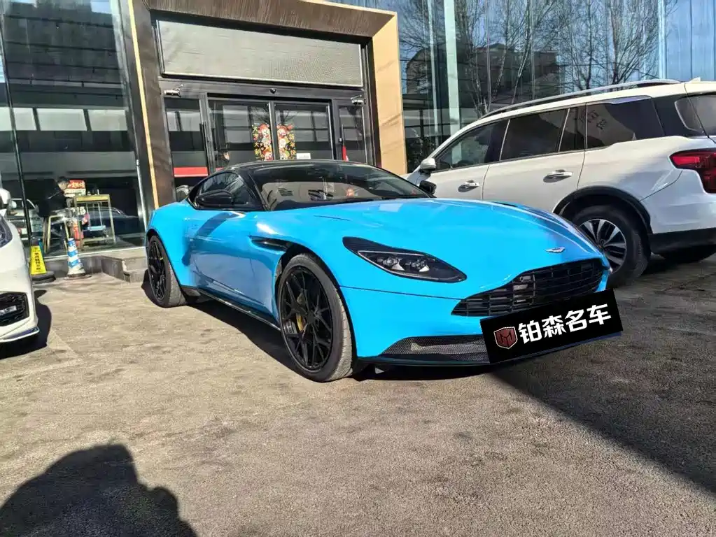 Aston Martin DB11 — миниатюра 3