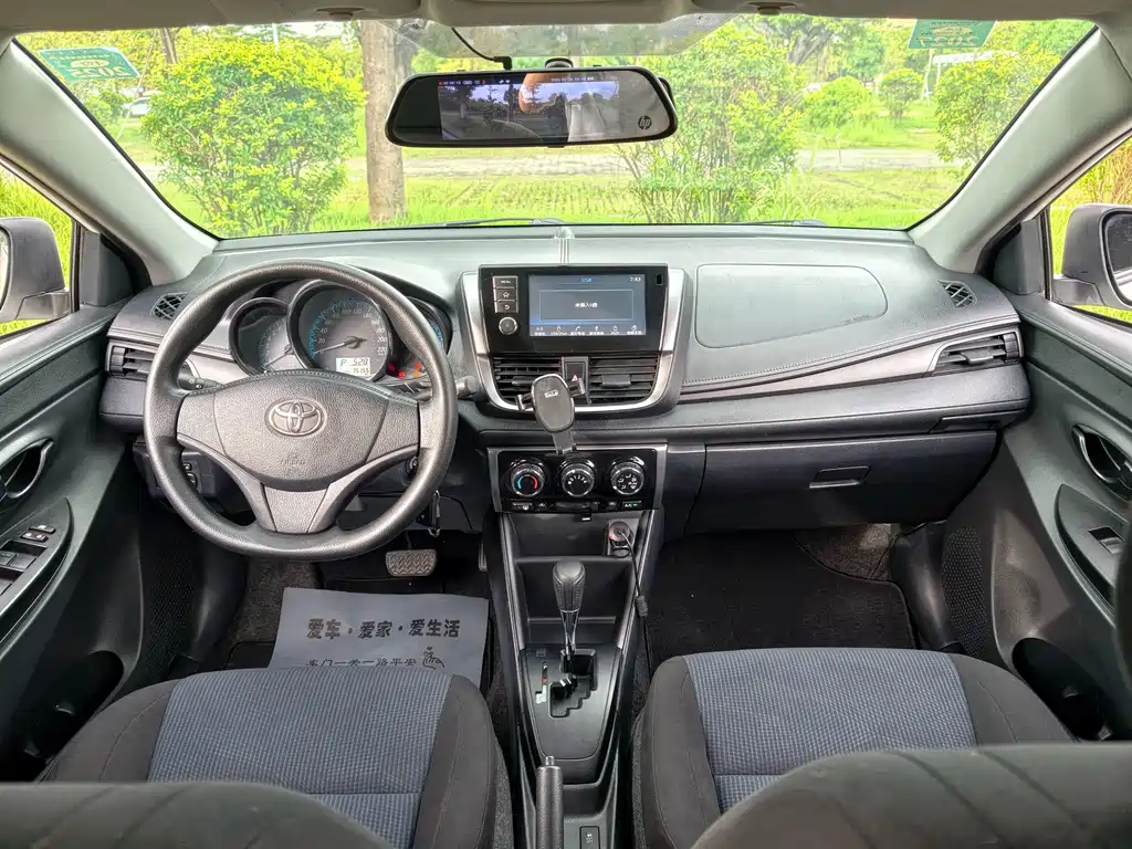 Toyota Yaris L — миниатюра 9