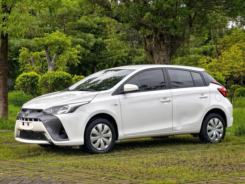 Toyota Yaris L — миниатюра 3